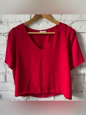 Aritzia / Babaton Randy Blouse Bright Red V-Neck Short Sleeve (Medium)